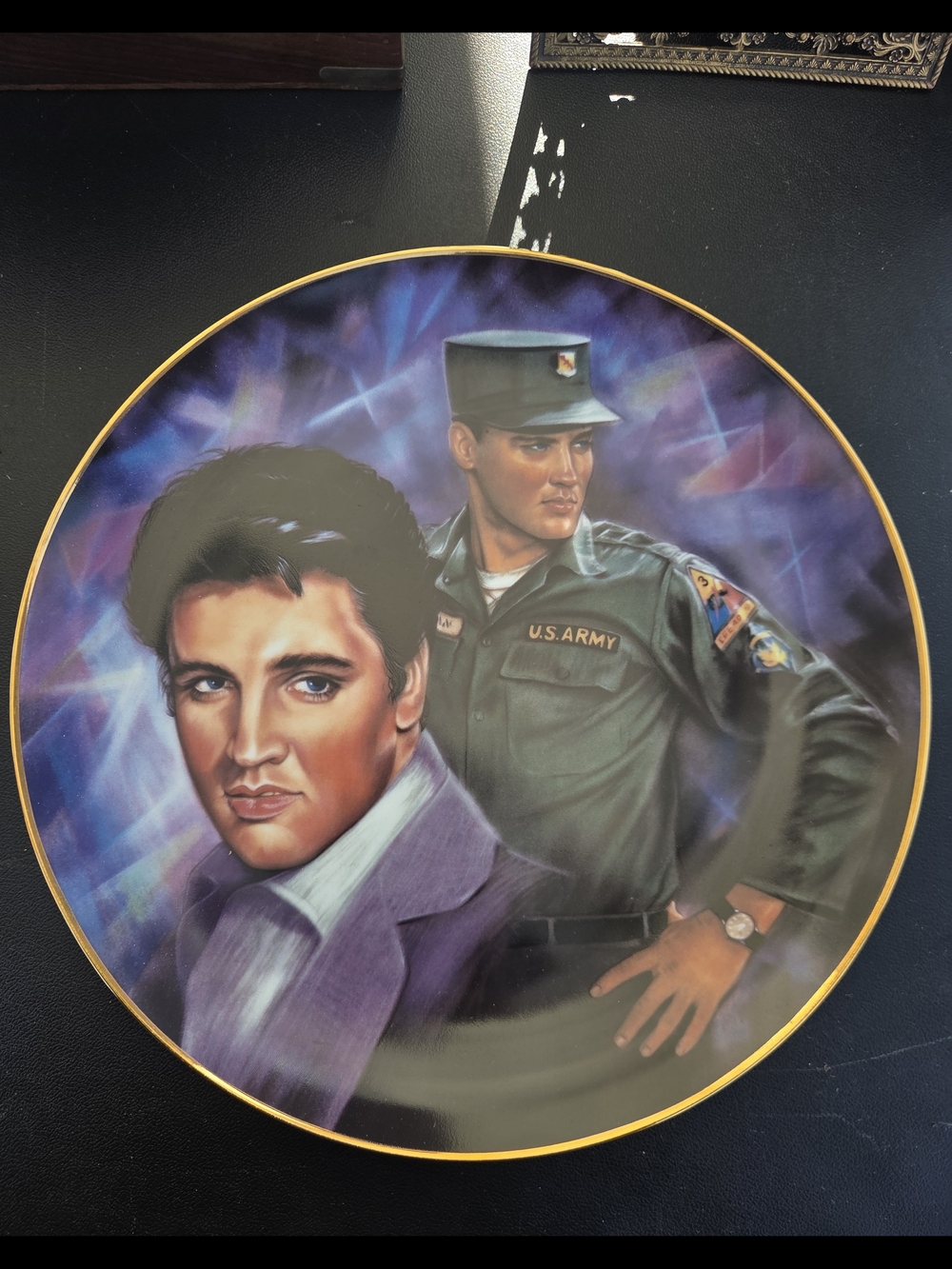 Elvis Presley Collectible Gold Rim Plate - Early Years 7616